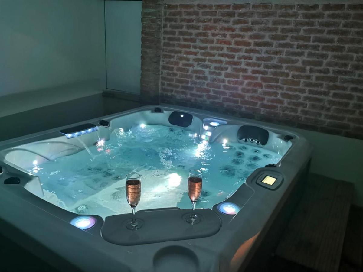 Gite Le Jardin Secret Et Gite Au Temps Suspendu Montpezat  Exterior photo